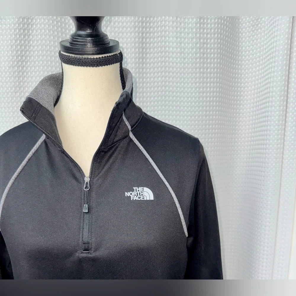 The North Face black 1/4 zip size Large - Picture 4 of 15